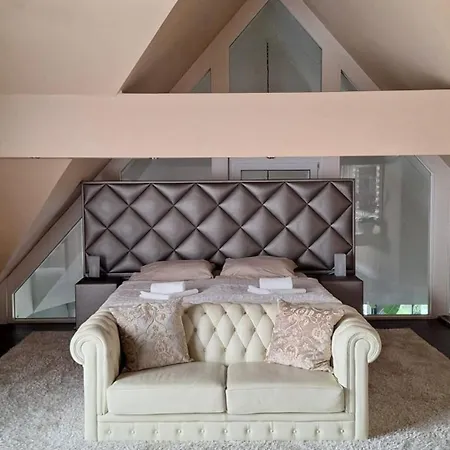 Lavilla Private