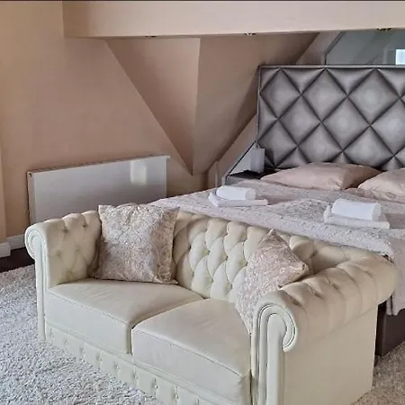 Lavilla Private *