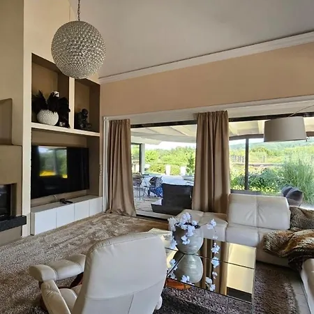Lavilla Private